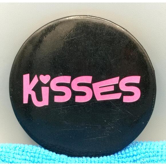 Hersheys Kisses Vintage Pin Button Black Pink Collectible Retro - Picture 1 of 4